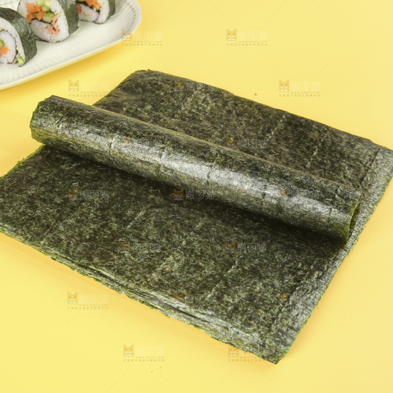 浅底上的海苔卷