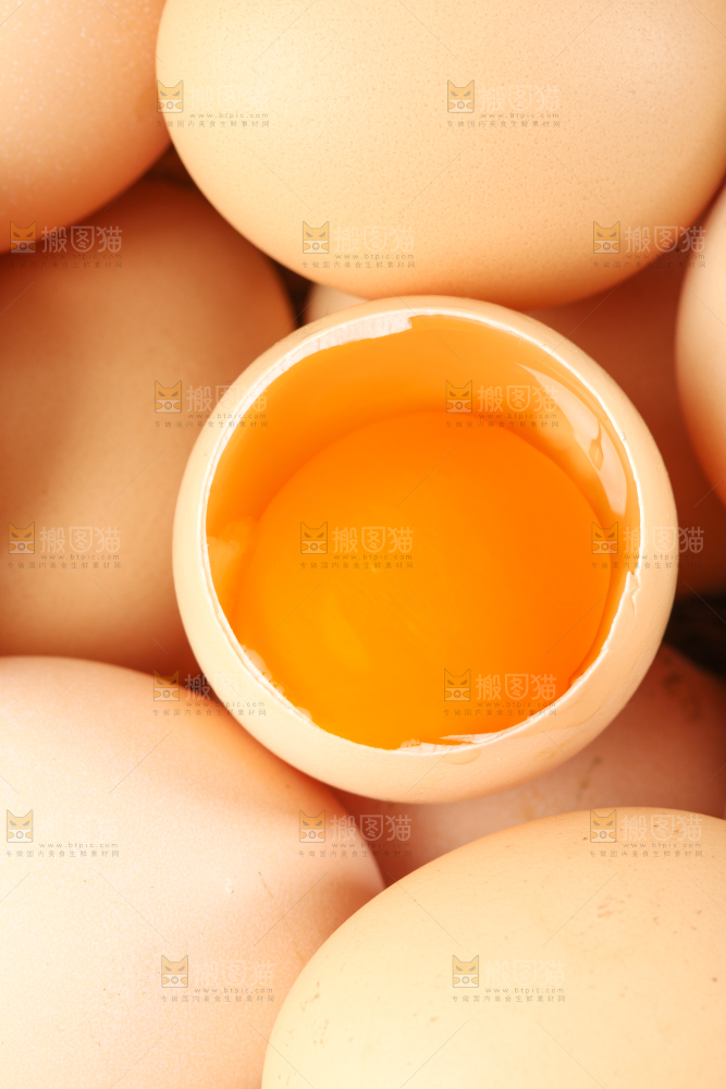 白底上的土鸡蛋