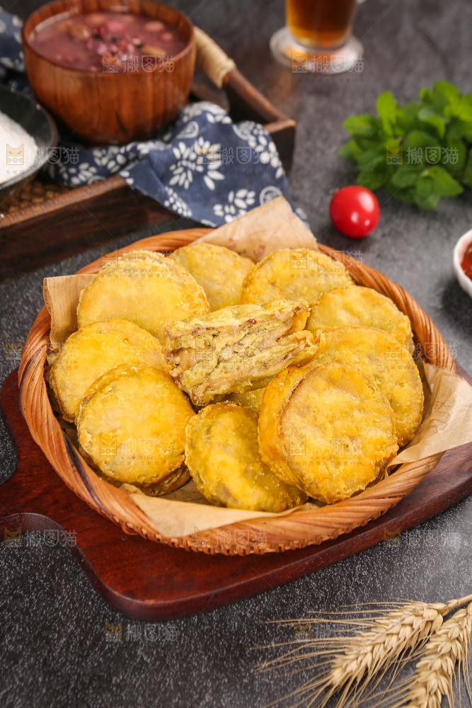 深底上的炸藕夹