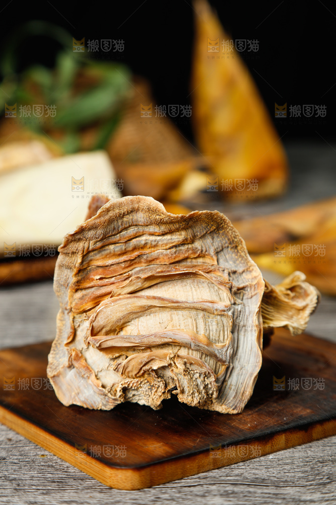 深底上的冬笋干