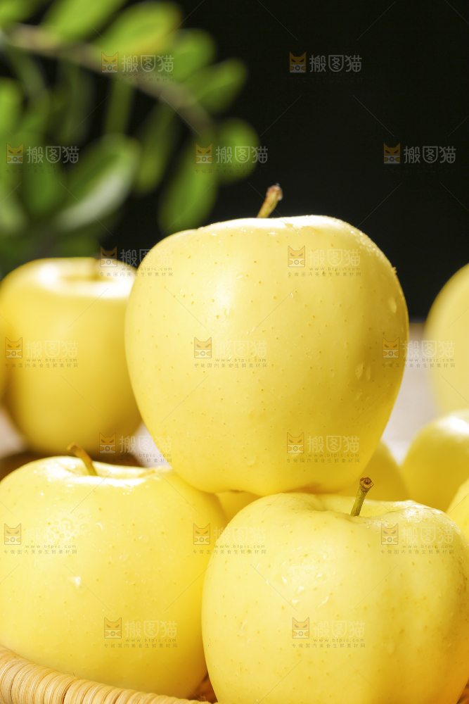 深底上的黄元帅苹果