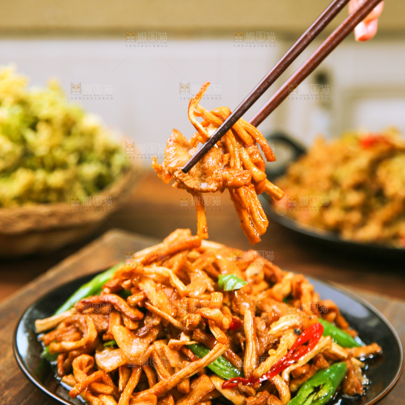 木底上的萝卜条炒肉丝