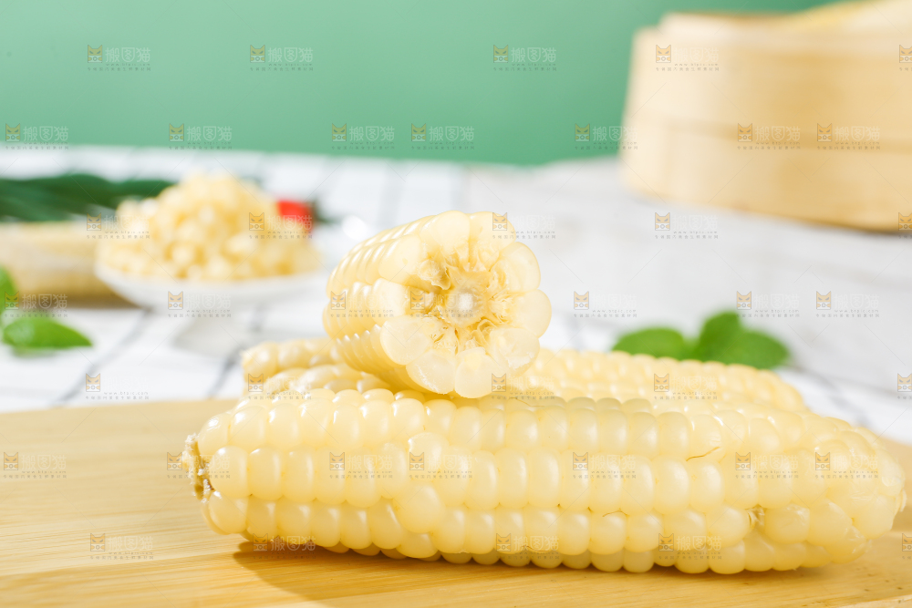 浅底上的手指糯玉米
