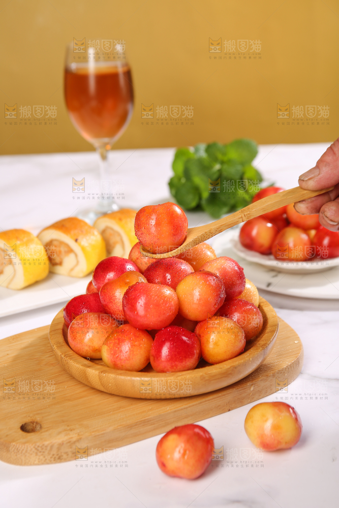 浅底上的黄金车厘子