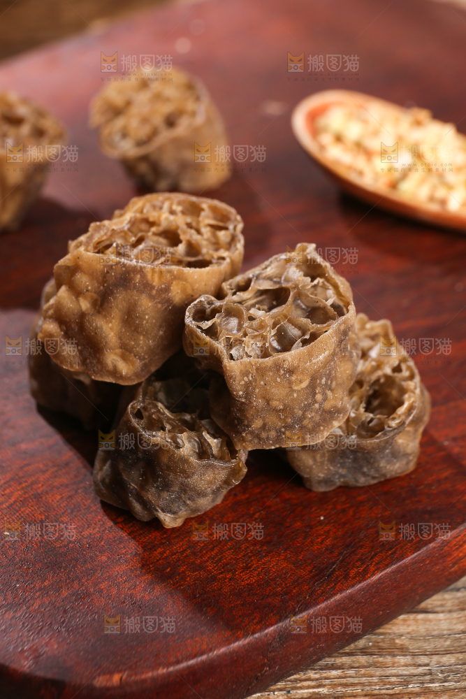 深底上的荞麦面藕