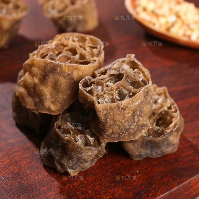 深底上的荞麦面藕