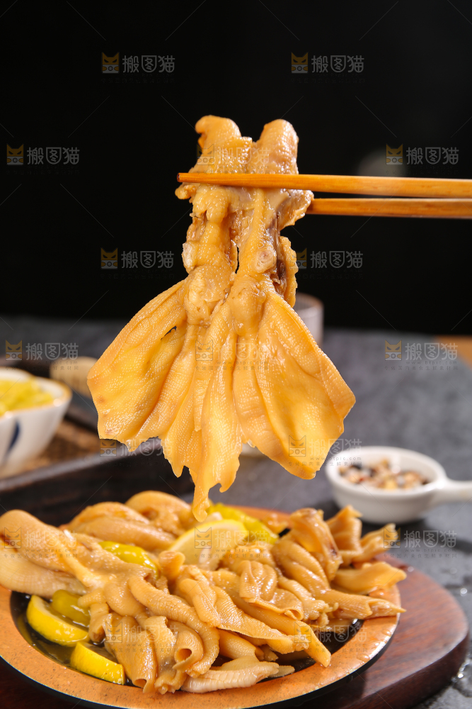 深底上的无骨鸭掌