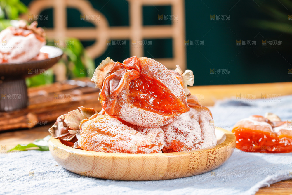 深底上的吊柿饼