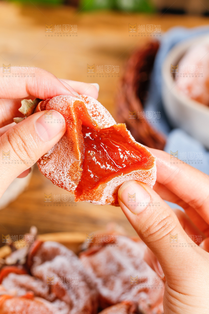 深底上的吊柿饼