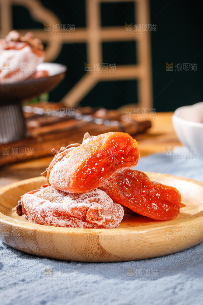 深底上的吊柿饼