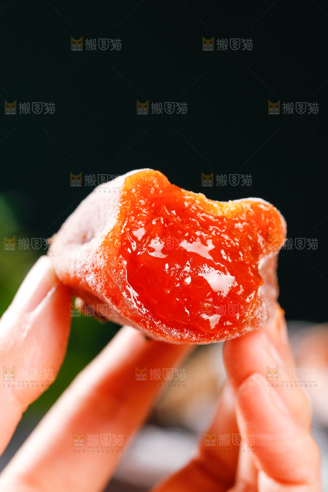 深底上的吊柿饼