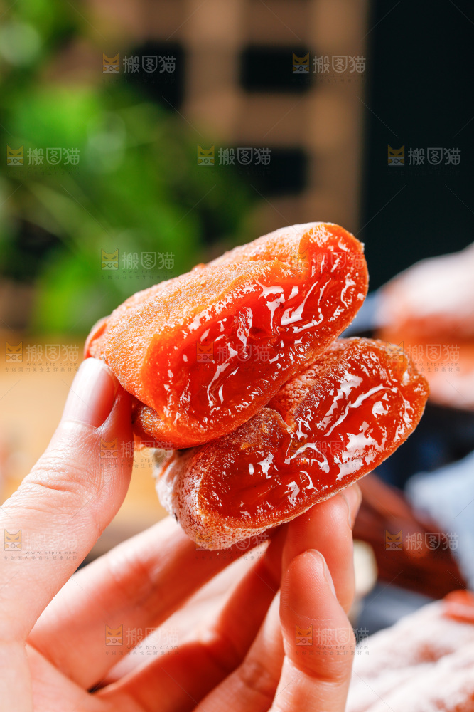 深底上的吊柿饼