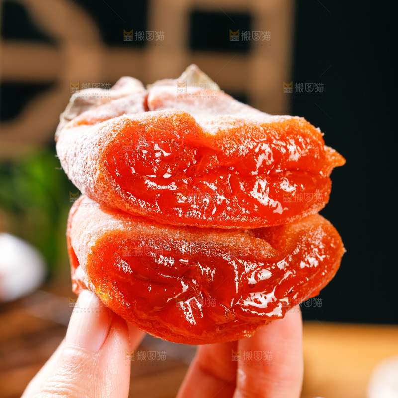深底上的吊柿饼