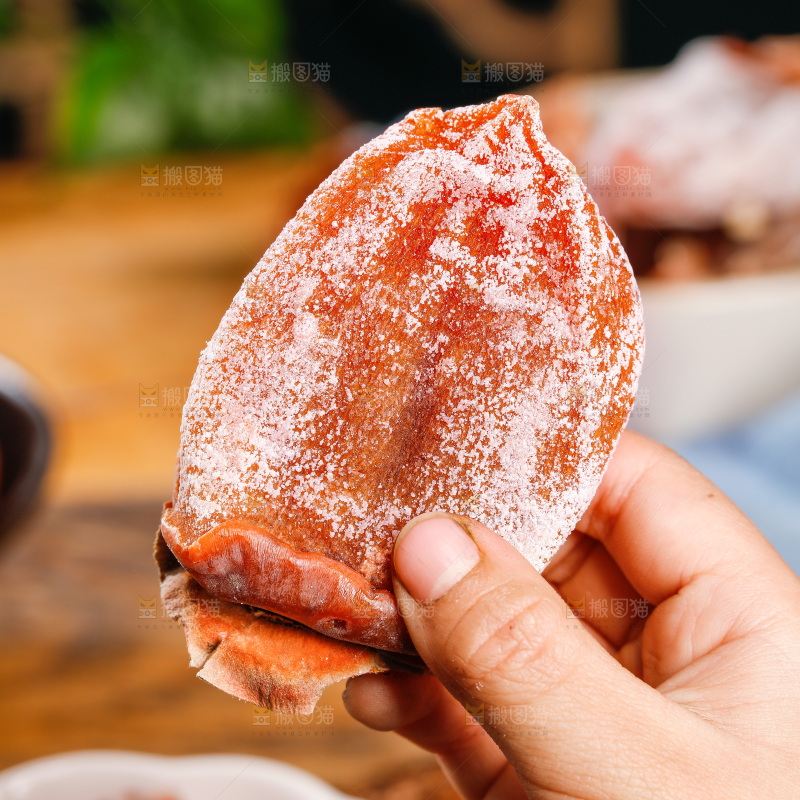 深底上的吊柿饼