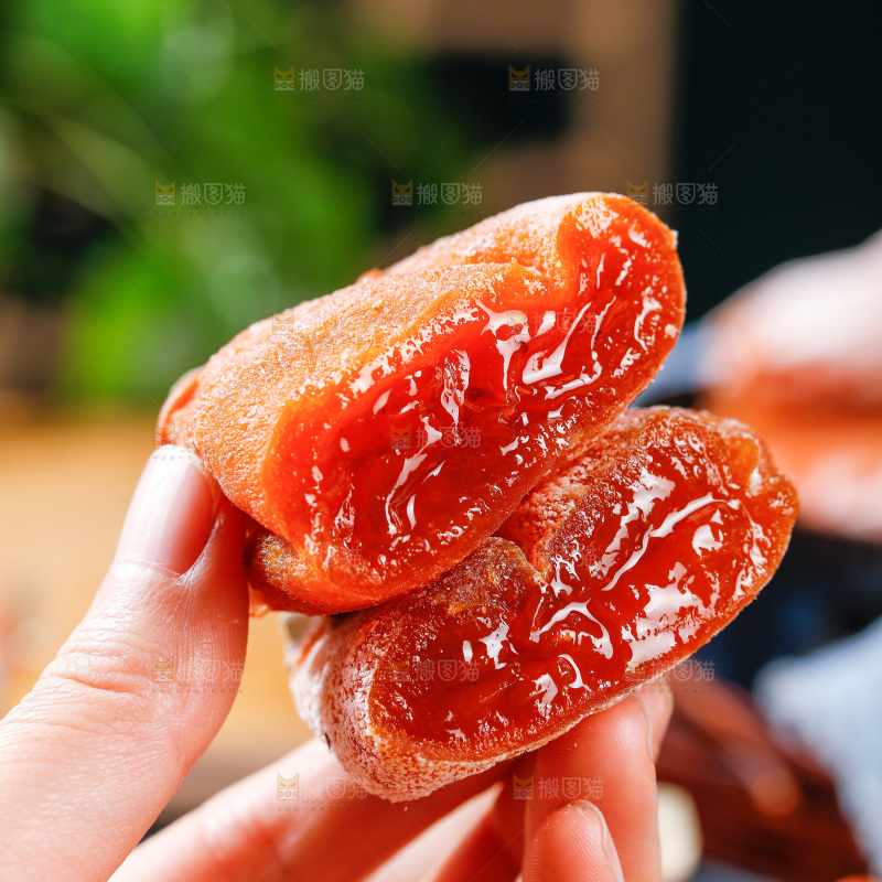 深底上的吊柿饼