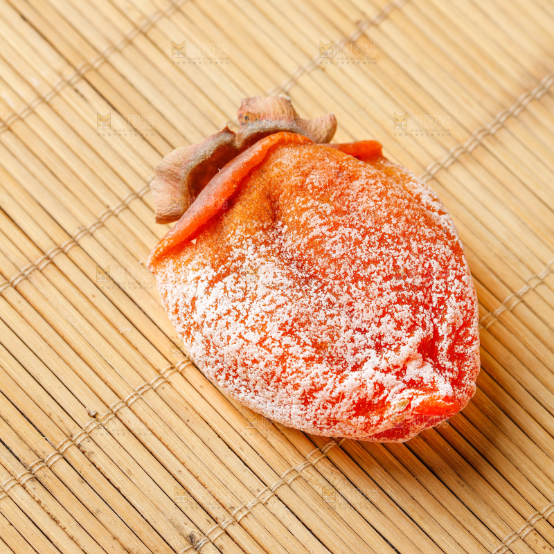 深底上的吊柿饼