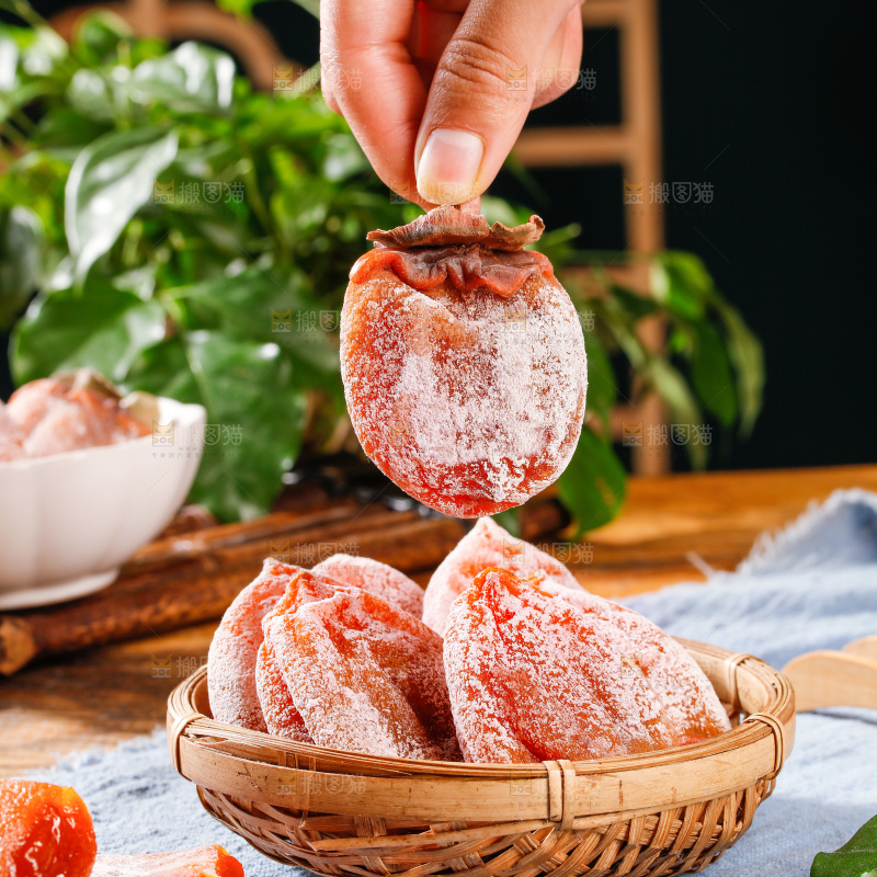深底上的吊柿饼