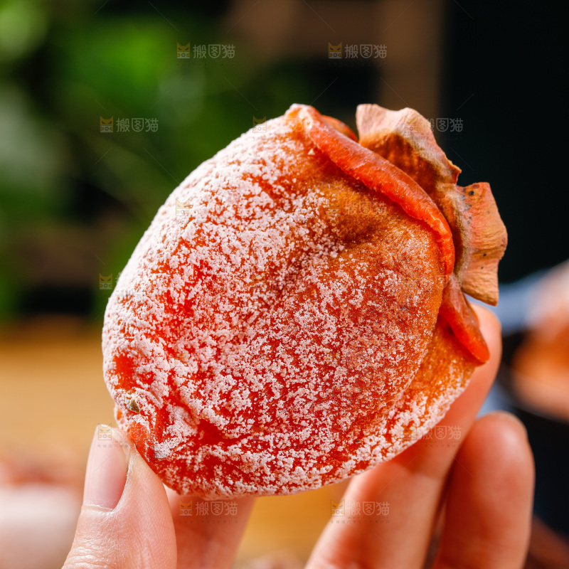 深底上的吊柿饼
