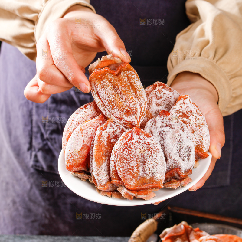 深底上的吊柿饼