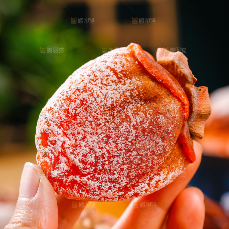 深底上的吊柿饼