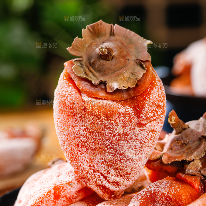 深底上的吊柿饼