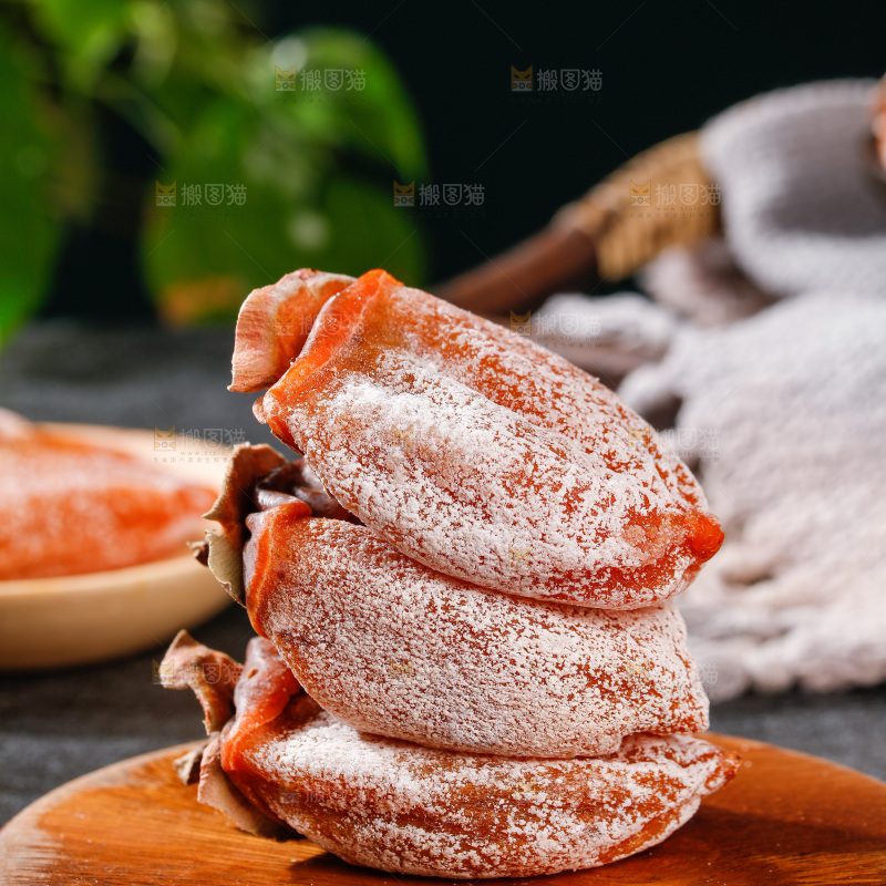 深底上的吊柿饼