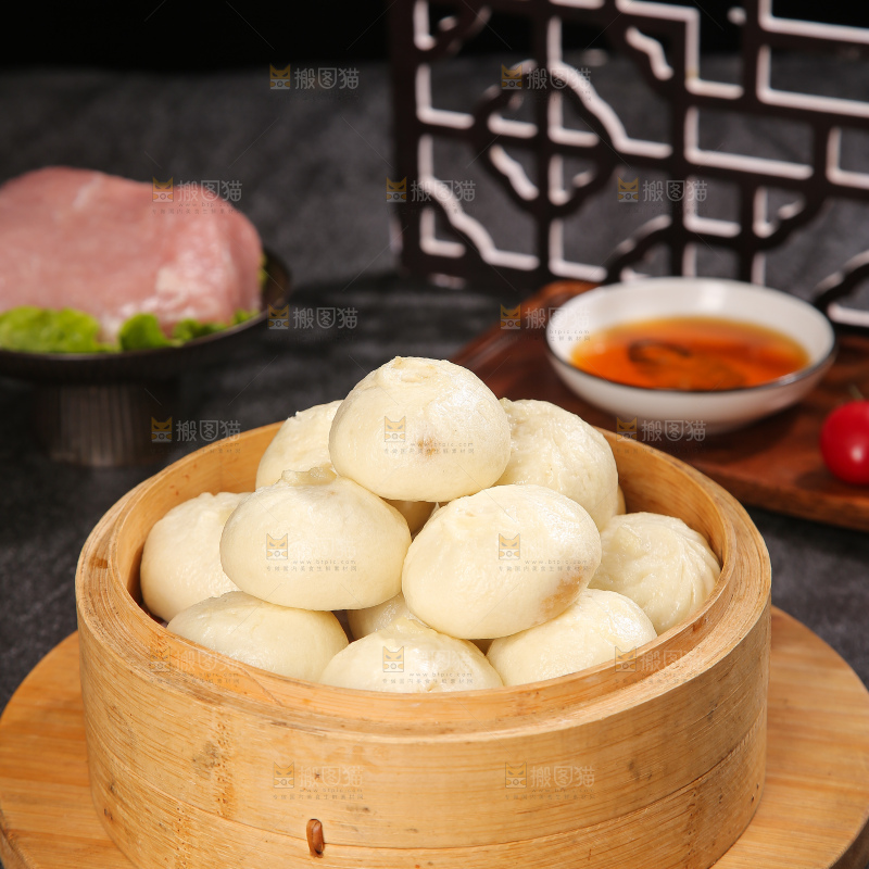 深底上的发面小笼包子