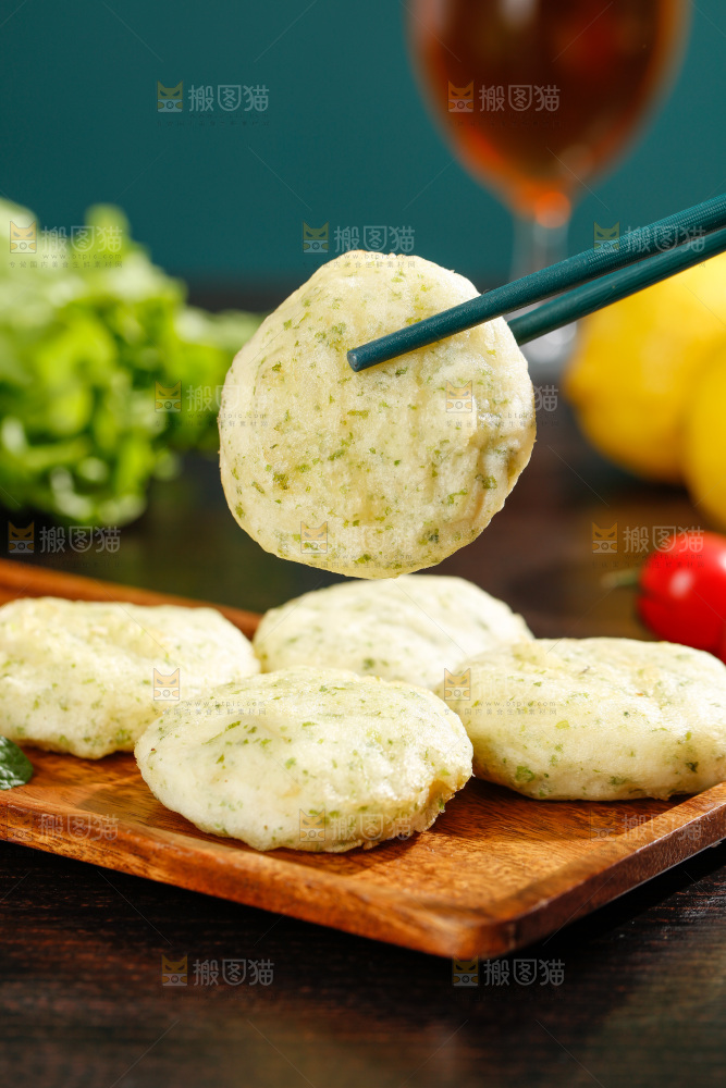 深底上的鲜虾饼