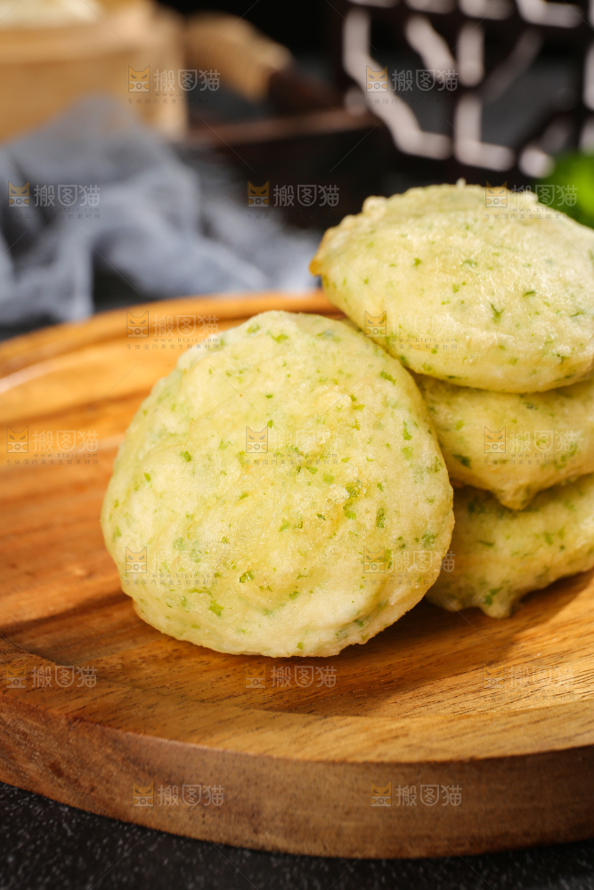 深底上的鲜虾饼
