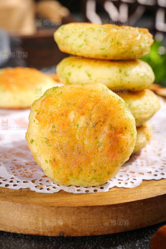 深底上的鲜虾饼