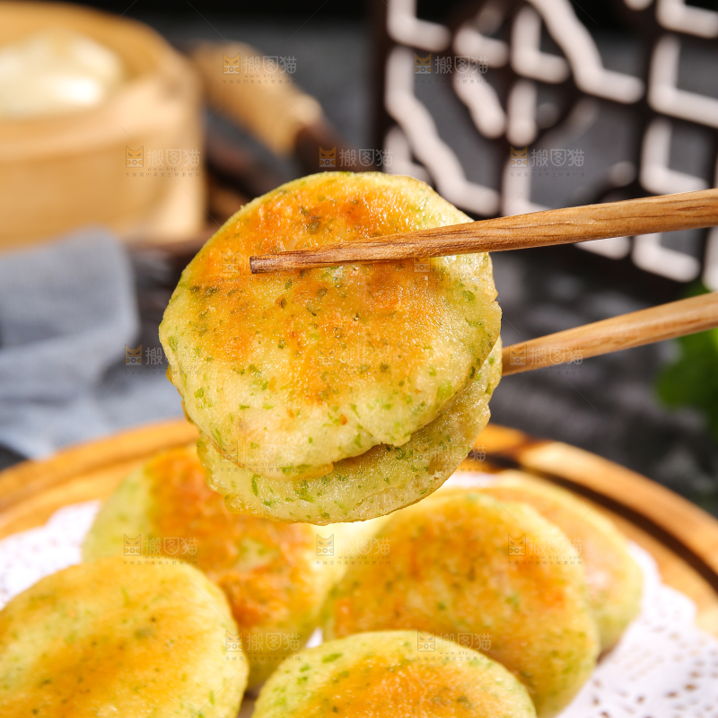 深底上的鲜虾饼