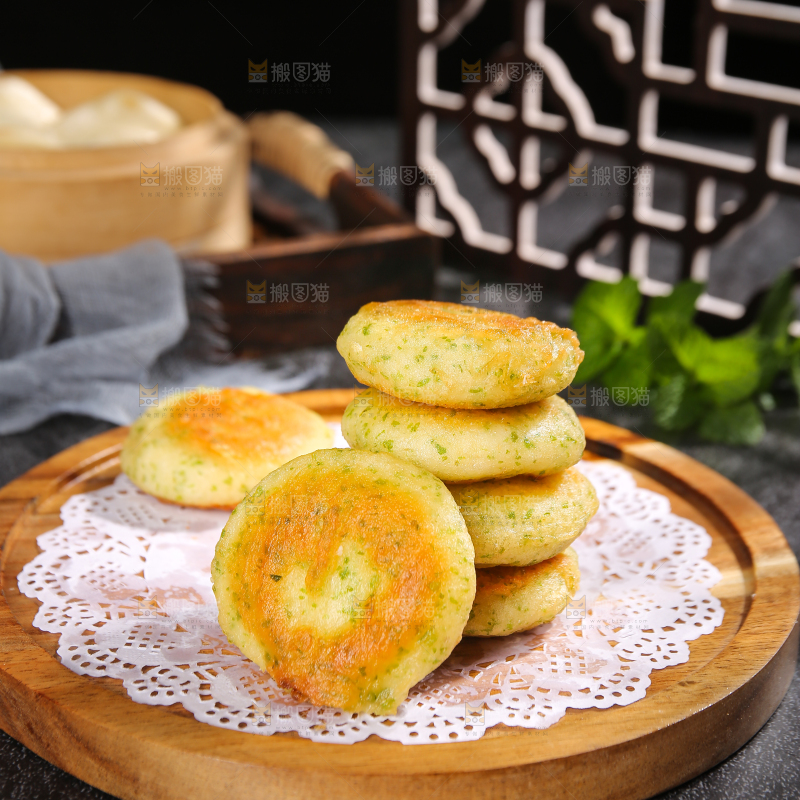 深底上的鲜虾饼