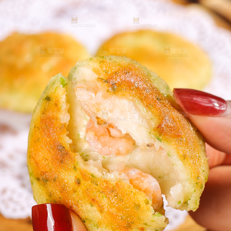 深底上的鲜虾饼