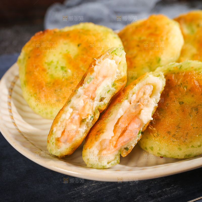 深底上的鲜虾饼