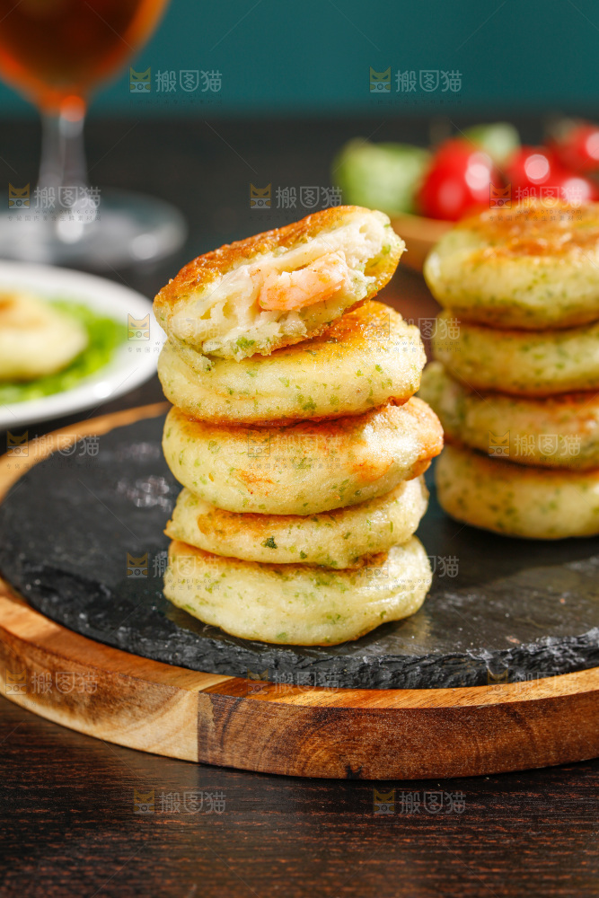 深底上的鲜虾饼