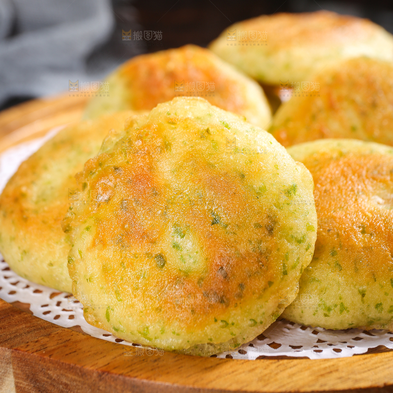 深底上的鲜虾饼