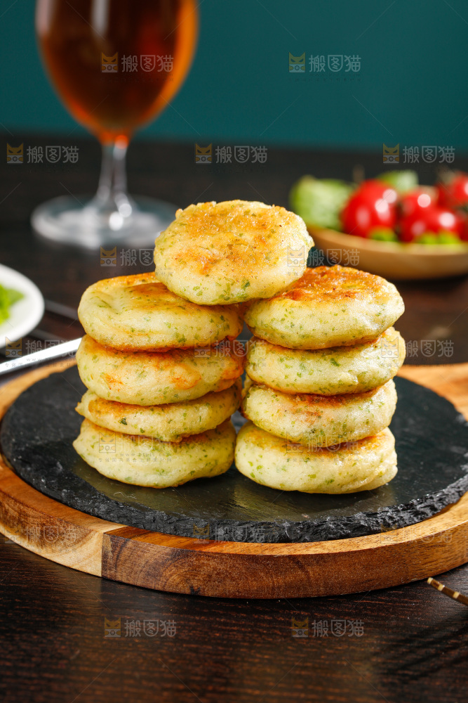 深底上的鲜虾饼