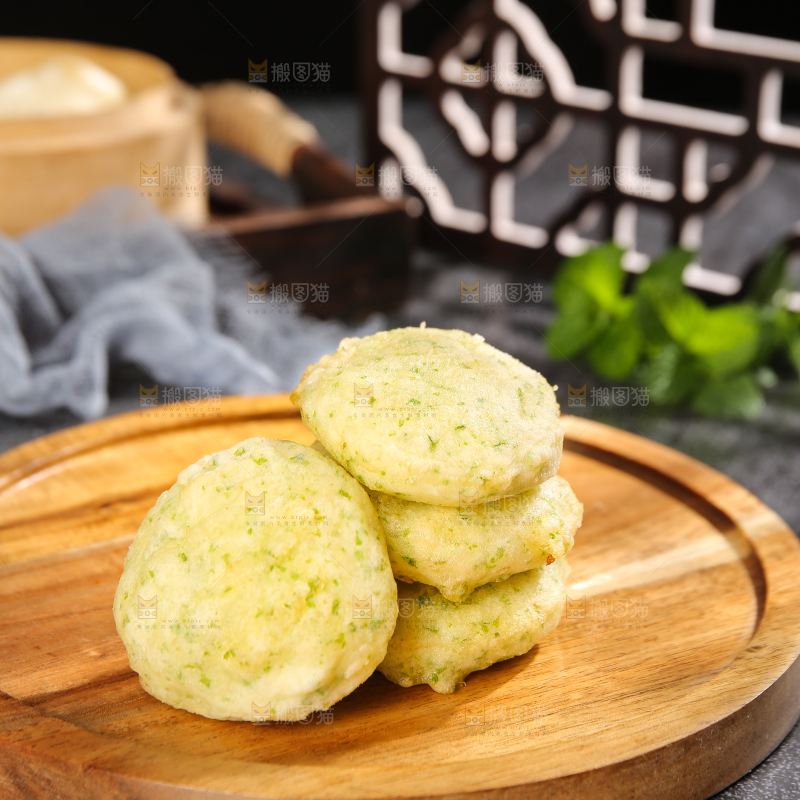 深底上的鲜虾饼