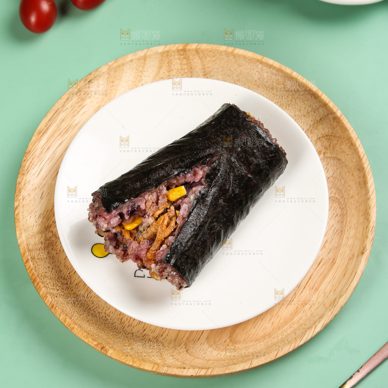 浅底上的手工大饭团