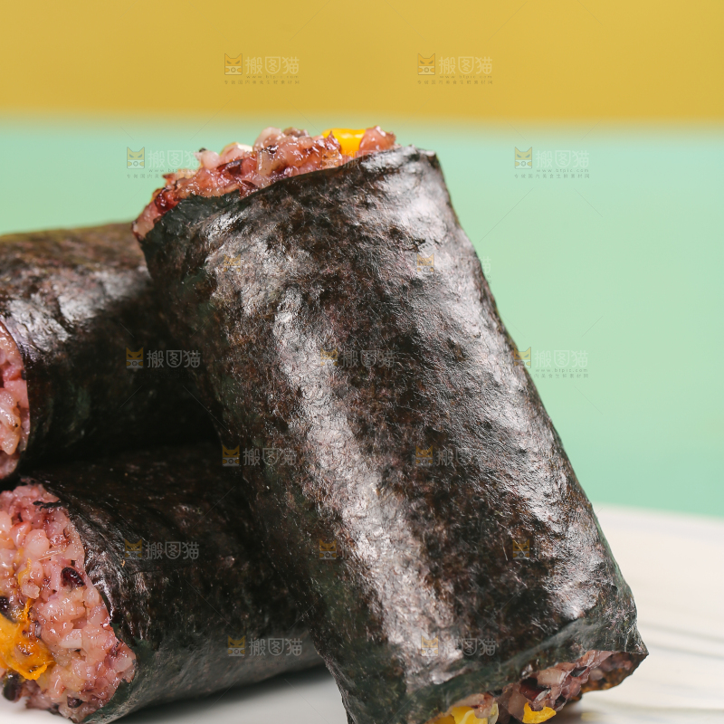 浅底上的手工大饭团
