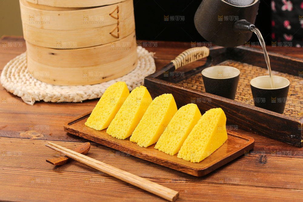 木底上的南瓜发糕