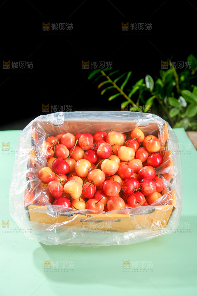 深底上的黄金车厘子