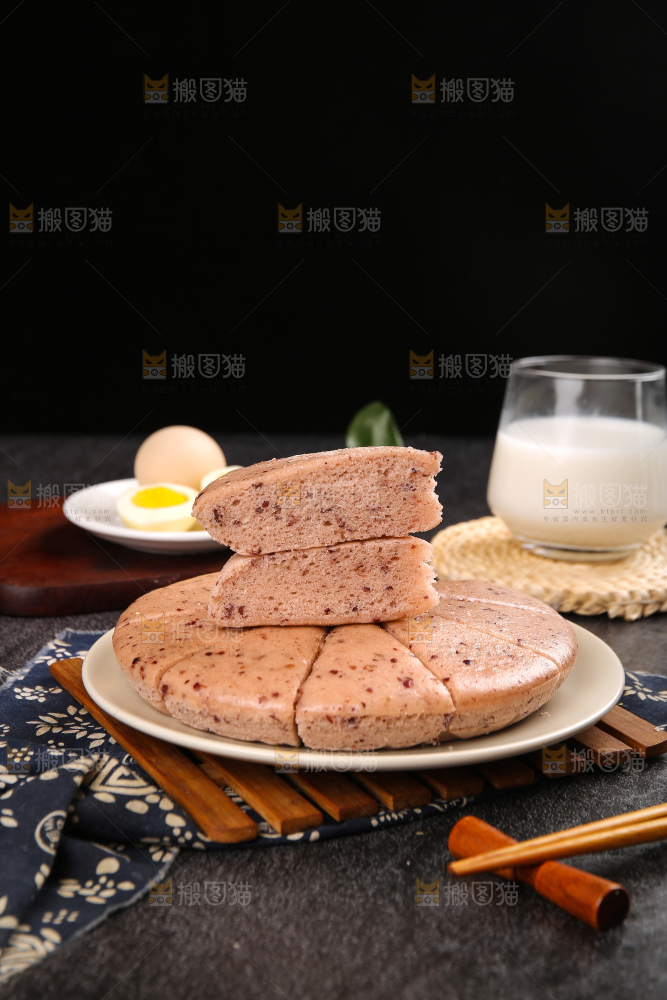 深底上的红豆发糕
