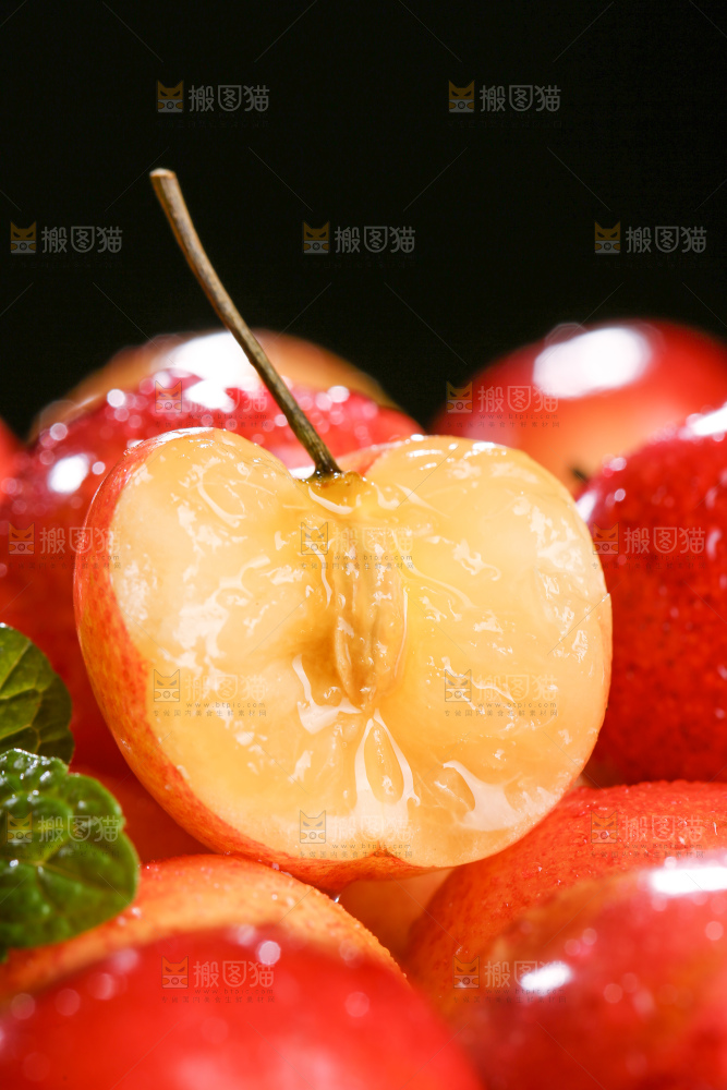 深底上的黄金车厘子