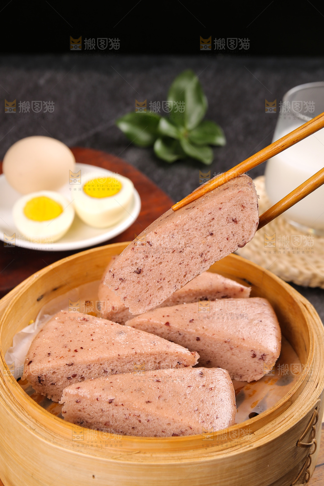 深底上的红豆发糕
