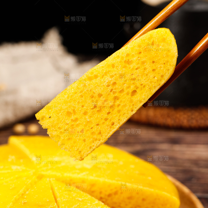 木底上的南瓜发糕