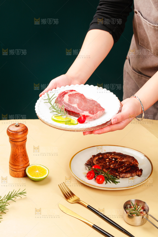 浅底上的新鲜牛排