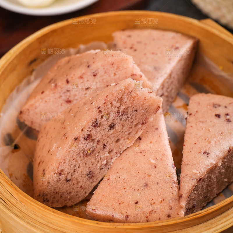 深底上的红豆发糕