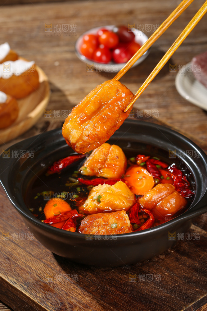 碗里的火锅油条