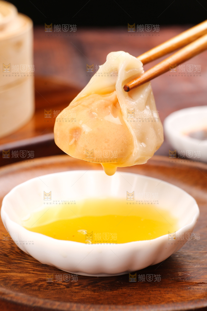 深底上的灌汤包